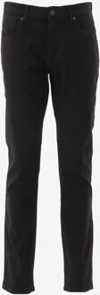 Wrangler Straight Fit GREENSBORO zwart - 36-L30;36-L32;36-L34;38-L30;38-L32;38-L34;40-L32;40-L34;42-L32;42-L34;30-L30;30-L32;30-L34;31-L30;31-L32;31-L34;32-L30;32-L32;32-L34;32-L36;33-L30;33-L32;33-L34;33-L36;34-L30;34-L32;34-L34;34-L36