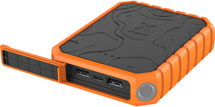 Xtorm Rugged Outdoor Powerbank 10.000 mah - Waterdichte Powerbank met Zaklamp 18W - Geschikt als Wintersport Powerbank - 1x USB-C PD + 2x USB-A poorten 10000mAh