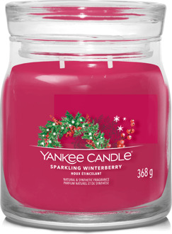 Yankee Candle Geurkaarsen Yankee Candle Signature Medium Candle Sparkling Winterberry 368 g