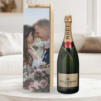 YourSurprise Champagne in bedrukte kist - Moët & Chandon (1500ml)