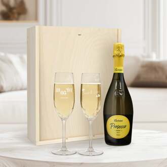 YourSurprise Champagnepakket met gegraveerde glazen - Riondo Prosecco Spumante