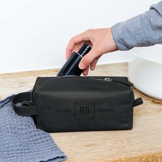 YourSurprise Leren toilettas met naam - Zwart