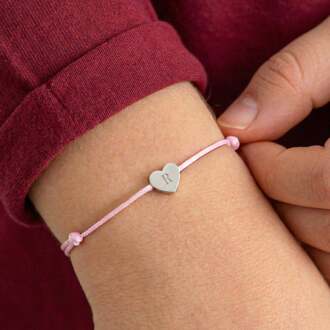 YourSurprise Roze koord armband voor kinderen - Gepersonaliseerd - Zilveren hartje