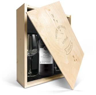 YourSurprise Wijnpakket met wijnglazen - Luc Pirlet Merlot - Gegraveerde deksel