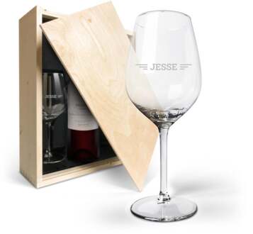 YourSurprise Wijnpakket met wijnglazen - Salentein Primus Malbec - Gegraveerde glazen