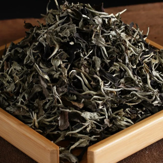 Yunnan Puerh Raw Tea Jingmai Antique Tree Moonlight Beauty Tea in Bulk Pu'er Tea Moonlight White One Bud Two Leaves