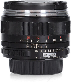 Zeiss Zeiss Planar T* 50mm f/1.4 Classic