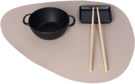 Zeller tafel placemats lederlook - 1x stuks - 34 x 42 cm - beige - Speciale druppel vorm