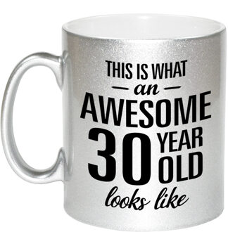 Zilveren Awesome 30 year cadeau mok / verjaardag beker 330 ml - feest mokken Zilverkleurig