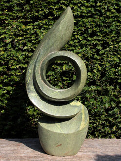 Zimbabwaans tuinbeeld Loving, 65 cm