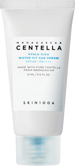 Zonnebrandcrème SKIN1004 Madagascar Centella Hyalu-Cica Water-fit Sun Serum SPF50+ PA++++ 15 ml