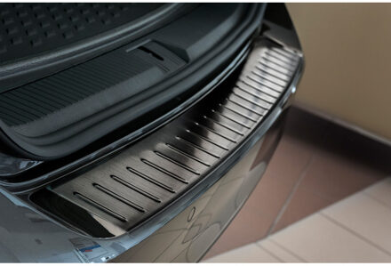 Zwart RVS Achterbumperprotector passend voor Volkswagen Passat 3G Variant 2014- 'Ribs'