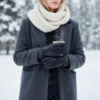 Zwarte Italiaanse leren winterhandschoenen met zachte wollen voering en gesp voor dames - maat