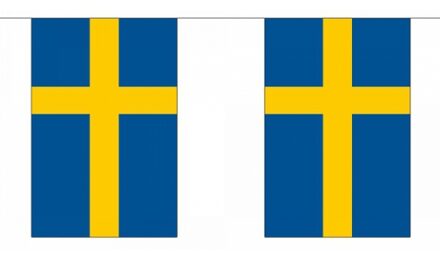 Zweden vlaggetjes vlaggenlijn - 900 cm - polyester stof - binnen en buiten - landen versiering Multi