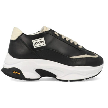 Off The Pitch Runner Cr-3.0 Zwart - 43