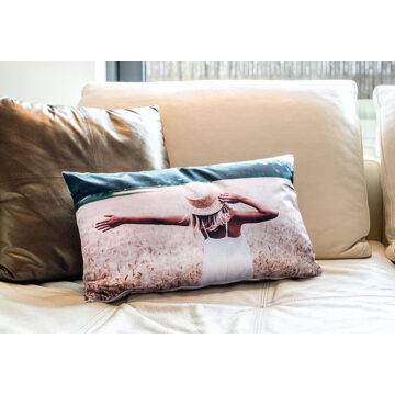 Polyester kussensloop met vulling liggend met print op voor- en achterkant