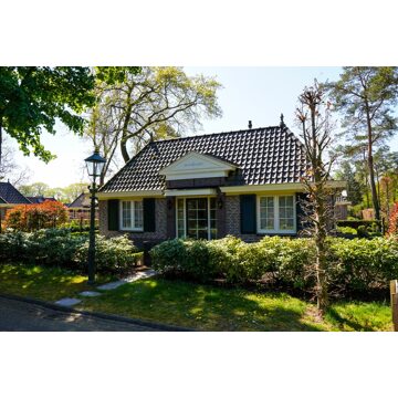 Villa voor 8 personen met sauna en buitenhaard op de Veluwe in Voorthuizen