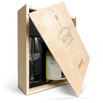 YourSurprise Wijnpakket met wijnglazen - Salentein Chardonnay - Gegraveerde deksel